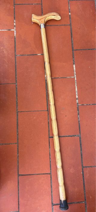 Baston de madera con empuñadura