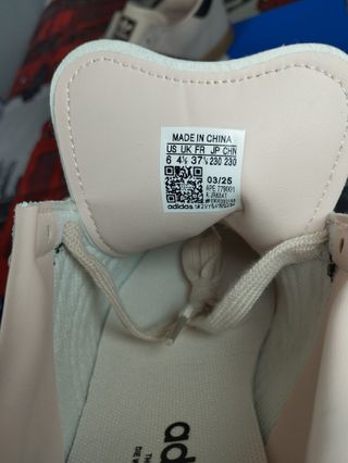 Adidas Stadt Beige/Negro Talla 37