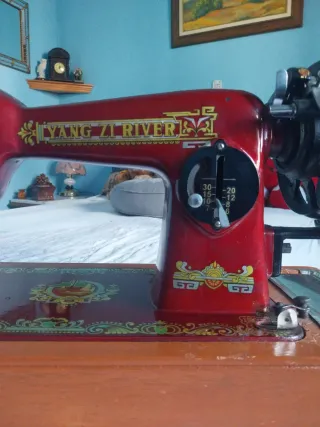 Máquina de coser vintage Yang Zi River