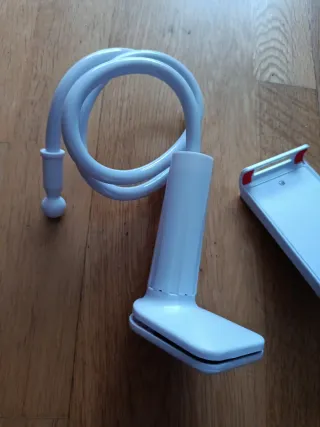 Soporte cuello cisne tablet blanco