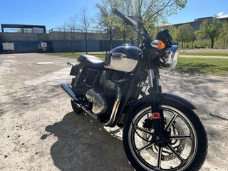 Triumph Bonneville 865cc Azul y Blanca
