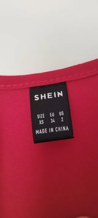 Vestido largo rojo con abertura