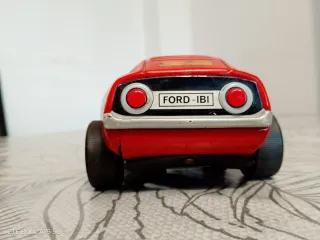 Coche de lata Ford Ibi antiguo