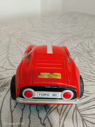 Coche de lata Ford Ibi antiguo