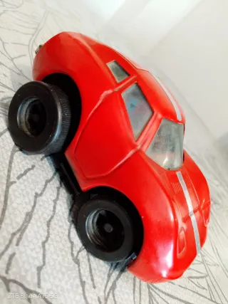 Coche de lata Ford Ibi antiguo