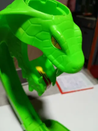Hot Wheels,Toxic Snake Strike 2020 mattel