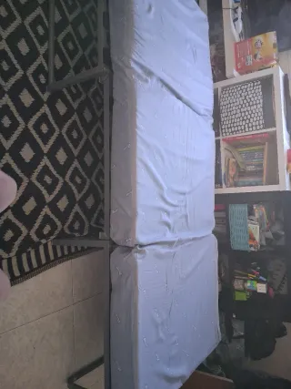 Puff cama naranja de tela