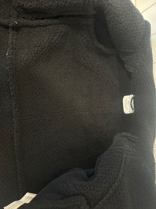 Chaqueta borreguito Stradivarius negra