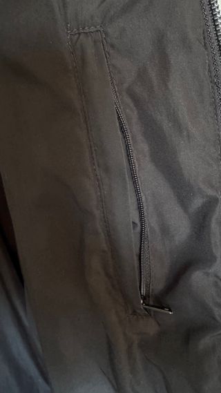 Plumas Zara Negro Corto Capucha Oculta