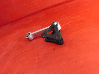 SUPPORTO AMMORTIZZATORE POSTERIORE TRIUMPH STREET