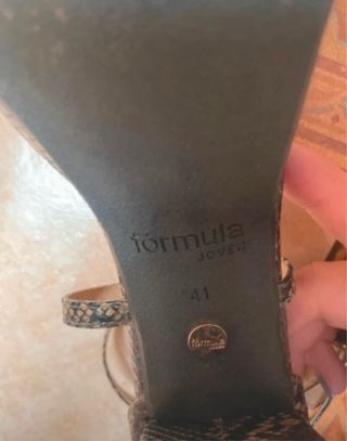 Tacones de plataforma con estampado de serpiente