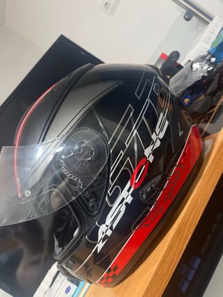 Casco de moto Astone negro y rojo