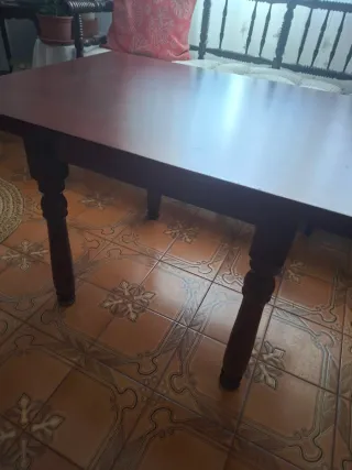 Tavolo da centro in mogano con regalo in cristallo