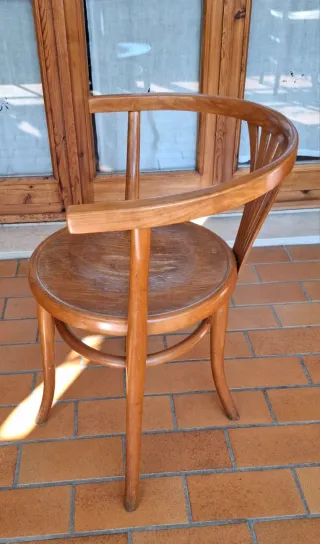 Poltroncina Thonet viennese