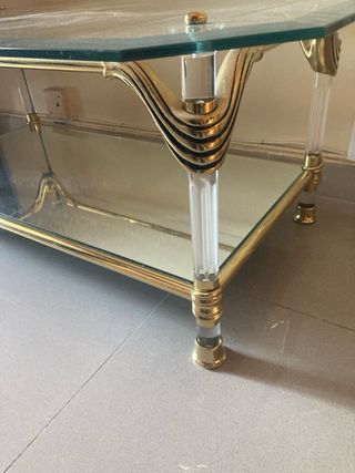 Tavolo da salotto in vetro e mensola a specchio