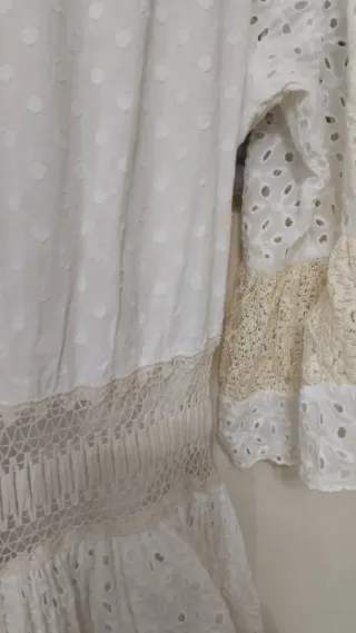 Vestido boho blanco encaje y perlas