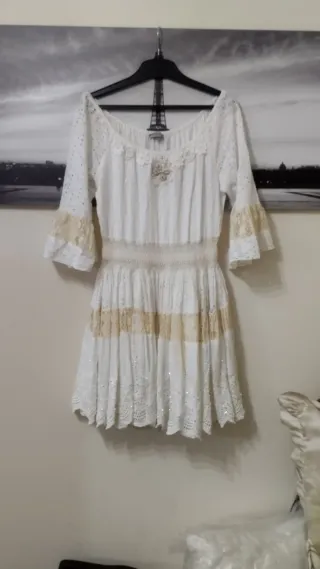 Vestido boho blanco encaje y perlas