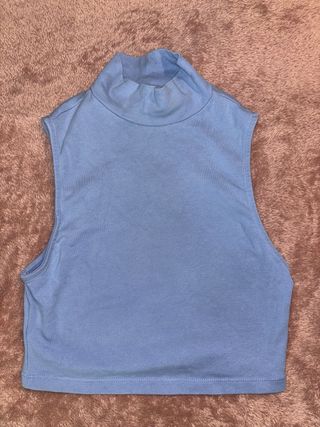 Top Bershka cuello alto azul Talla XS