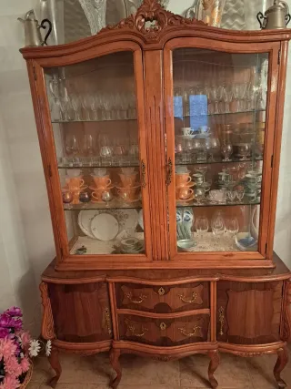 Vitrina aparador estilo Luis XV