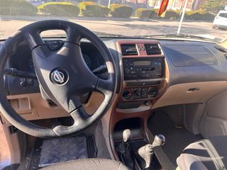 Nissan Terrano II 2001
