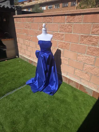 Precioso vestido de fiesta azul