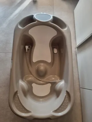 Fasciatoio e bagnetto CAM