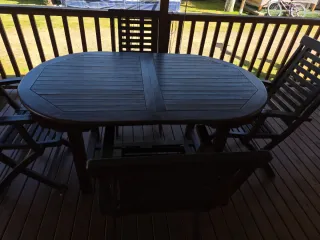 Mesa extensible y 4 sillas de teka plegables jardi