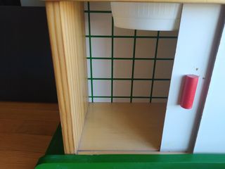 Cocinita infantil de madera antigua