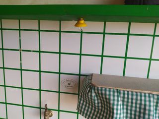 Cocinita infantil de madera antigua