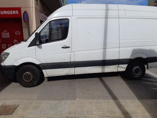 Mercedes-Benz Sprinter 2011