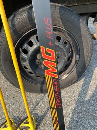 Sci fondo Karhu MG Plus usati 1 volta mod. Panther