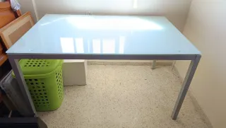 Mesa de comedor/salón cristal y metal