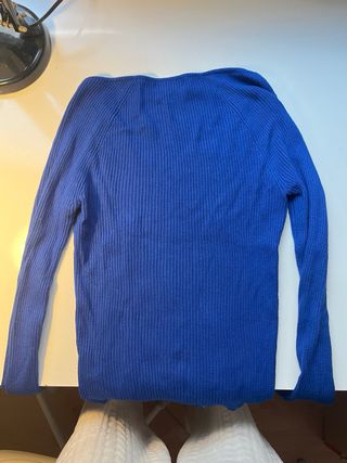 Jersey azul eléctrico escote pico