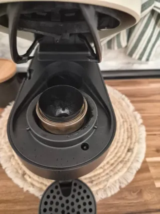 Macchina da caffè Nespresso Vertuo Pop con 10 capsule in regalo