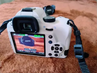 Cámara Pentax K-50 Blanca