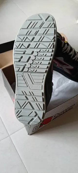 Scarpe antinfortunistiche U-Power nere e rosse