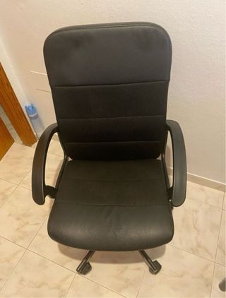 Silla de oficina con ruedas