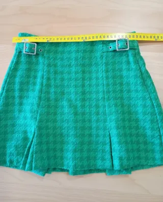 Falda Bershka verde talla S