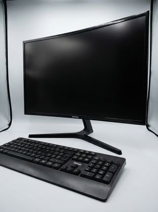 Monitor Samsung 27 Curvo Full HD C27F396FHU