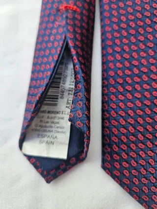 Corbata, cravatte, gravata, tiene de niño.