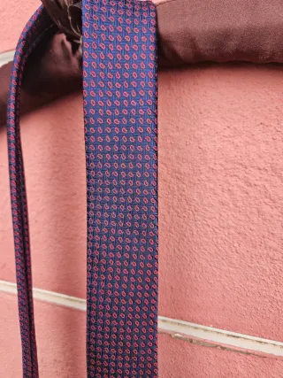 Corbata, cravatte, gravata, tiene de niño.