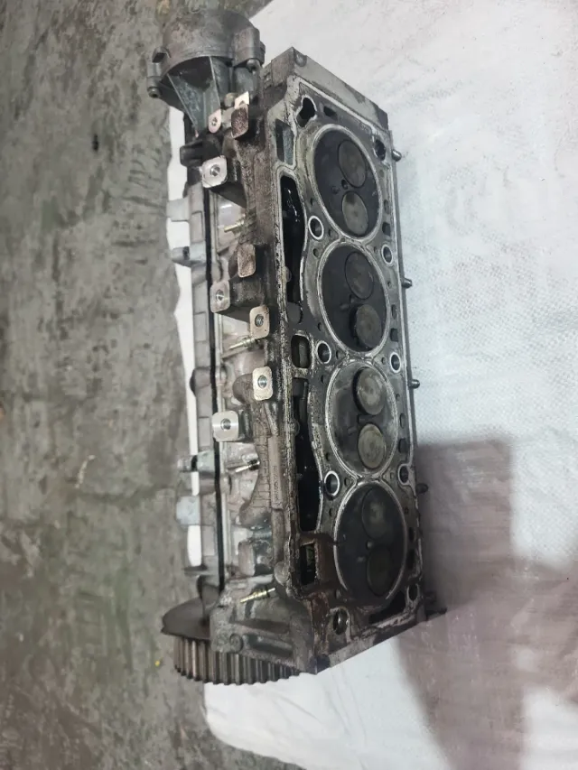 Culata  renault trafic 1.9 DCi