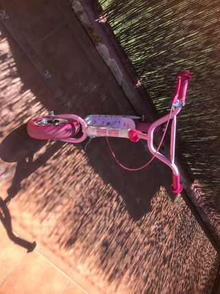 Patinete Hello Kitty rosa