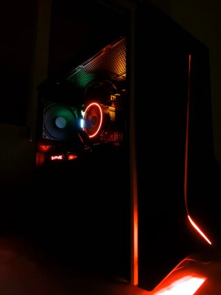 Potente Torre Gamer Corsair Black ATX con RGB