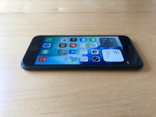 iPhone SE 2020 128GB iOS 26