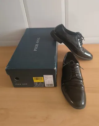 Zapatos de vestir negros charol T.40