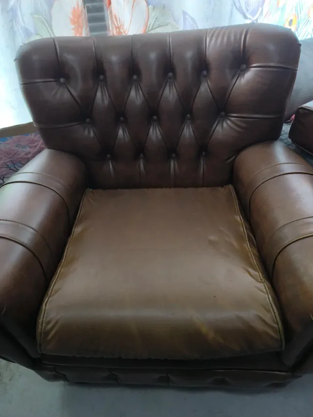 Butacas de color marrón