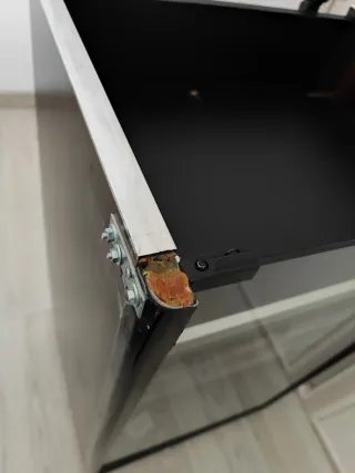 Mueble equipo de sonido Sony con tocadiscos.