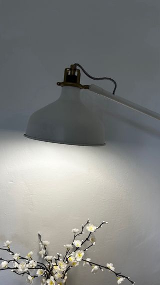 Lámpara de pie/lectura blanca
