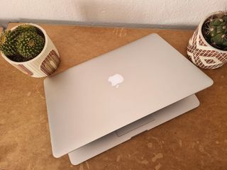 APPLE MacBook Pro 15" i7 16GB RAM 512GB SSD NVIDIA